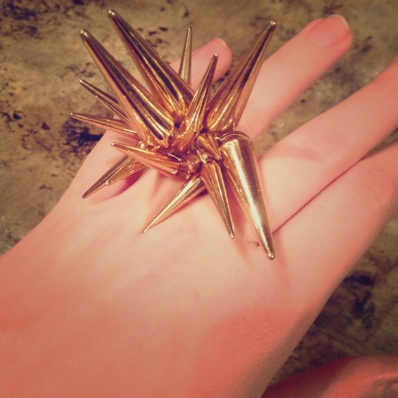 Brand new! Gold spike ring ✨💍