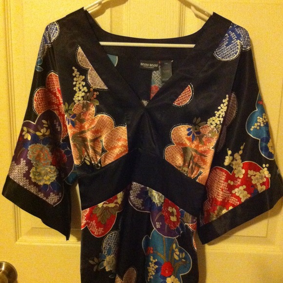 💗Traded💗Kimono style top, silky.