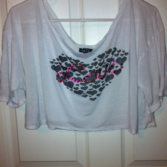 💙Trades with cristalle💙Cute half shirt
