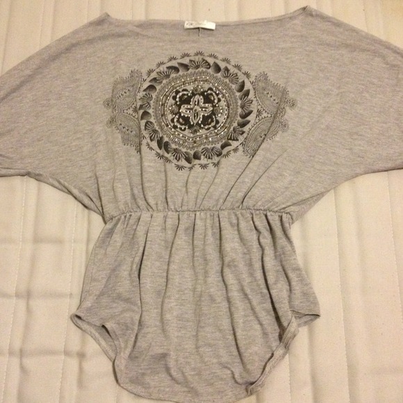 Grey shirt - Picture 1 of 2