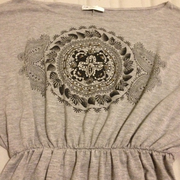 Grey shirt - Picture 2 of 2