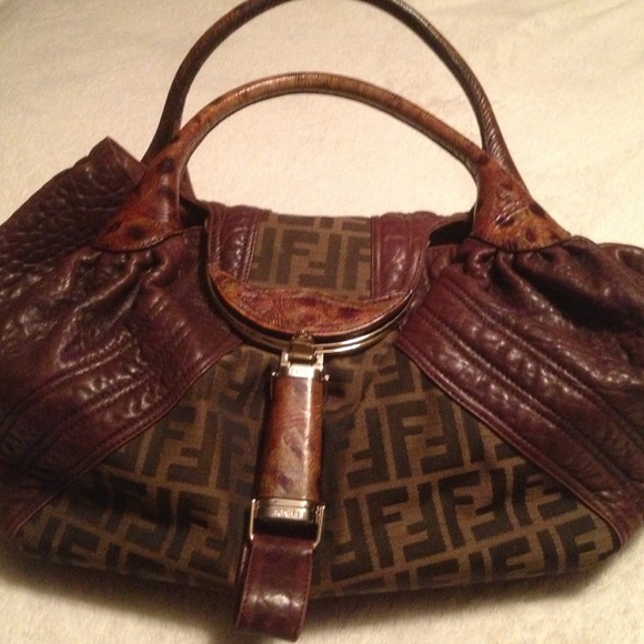 FENDI SPY BAG !!! Like New