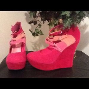 New Never Worn  Kiss And Tell Wedges