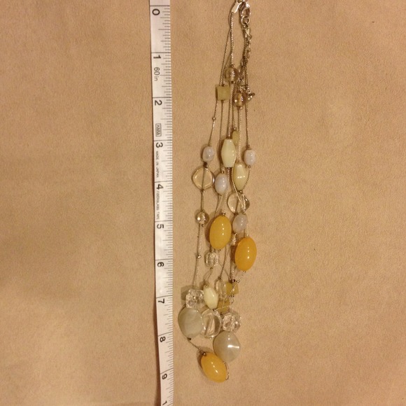 Free gift @mayu**Soft Yellow & ivory tone necklace - Picture 2 of 3