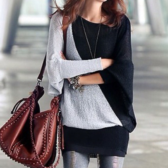 Batwing sleeve knitted pullover. NEW.