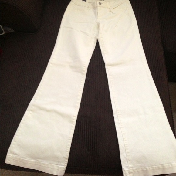 🌟🌟🌟sold🌟🌟Banana Republic White Denim Jeans