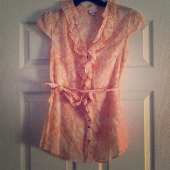 TRADED ruffled collar top - Picture 1 of 4