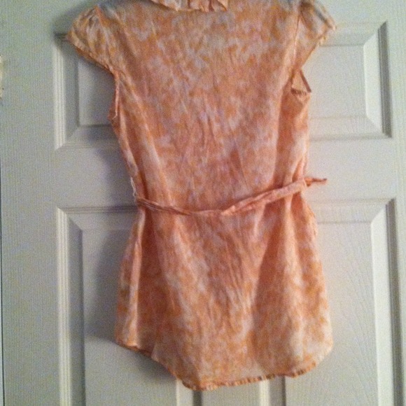 TRADED ruffled collar top - Picture 4 of 4