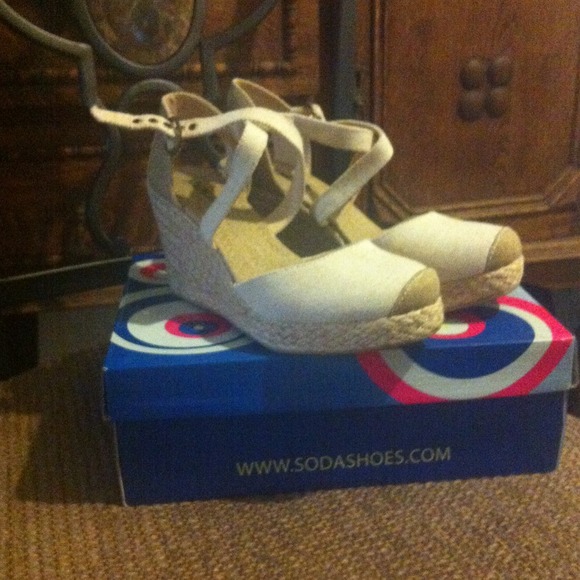 Brad new neutral wedges - Picture 1 of 4