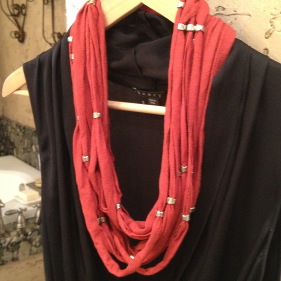 Burnt orange tee-shirt scarf. - Picture 2 of 4