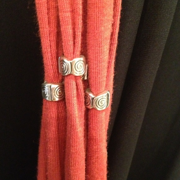 Burnt orange tee-shirt scarf. - Picture 4 of 4