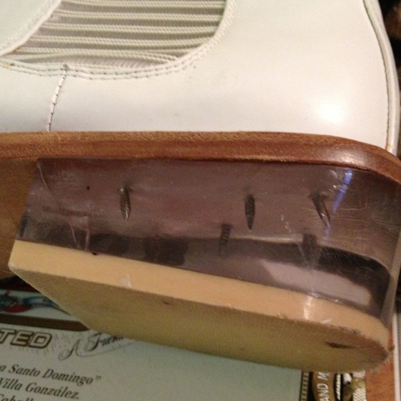 CLOSING SALE Contemporary cowgirl Ankle Boot - Picture 2 of 4