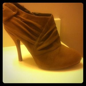 quipid Boots - RESERVED for Traciemarie!!! Taupe booties quipid Boots - RESERVED for Traciemarie!!! Taupe booties