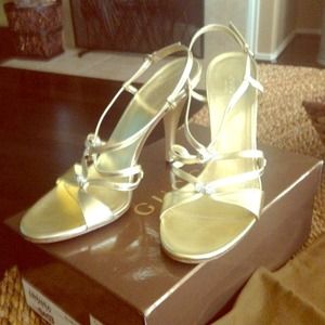 RESERVED *REDUCED AGAIN!!* Gucci 100% Authworn 1x