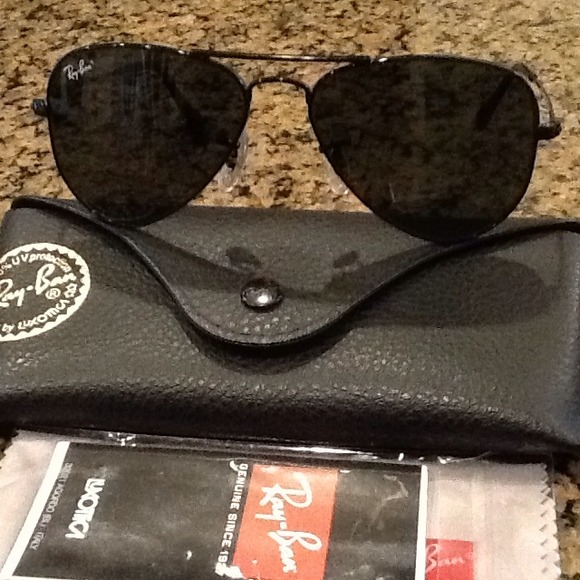 REDUCED! Authentic Ray-Ban Aviators. Petite frame.
