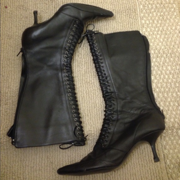 ❌ON HOLD❌Short heel lace up boots
