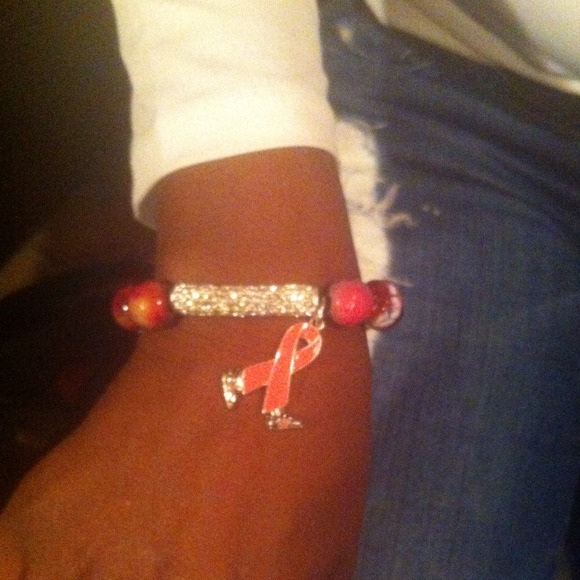 Arm candy - Picture 2 of 2