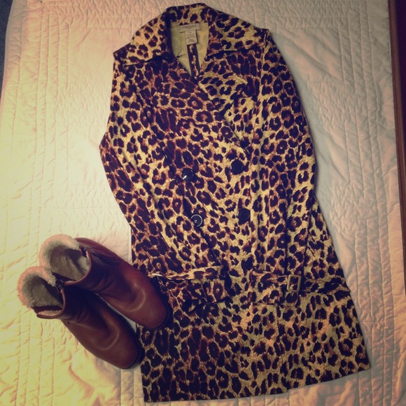 Almost new leapord jacket - Picture 1 of 4