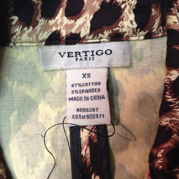 Almost new leapord jacket - Picture 2 of 4