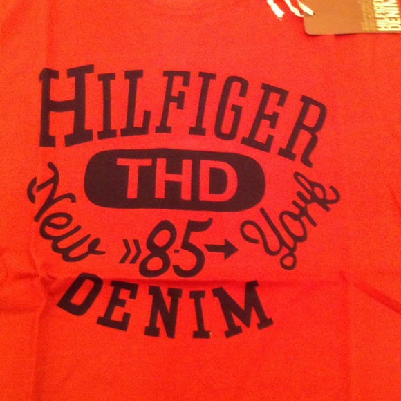 HILFIGER DENIM men's Red t-shirt. Size L - Picture 2 of 3