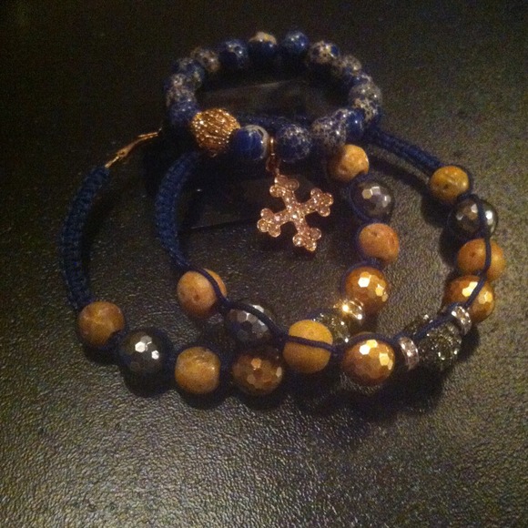 Bracelet and earrings