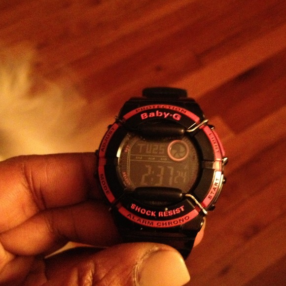 Baby G Shock watch - Picture 1 of 3