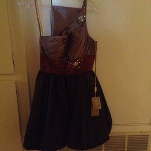 Aspeeds design dress. Elegant yet comfortable.