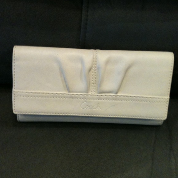 COACH authentic white & tan inside wallet