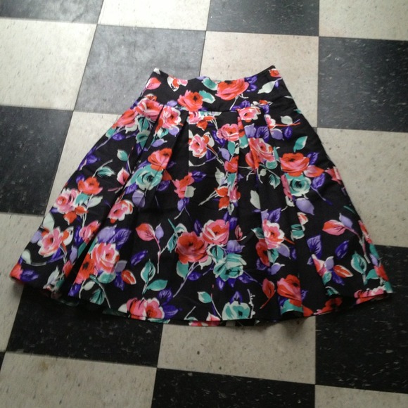 Express Dresses & Skirts - ❌❌SOLD❌❌ Express Black Floral Print Skirt