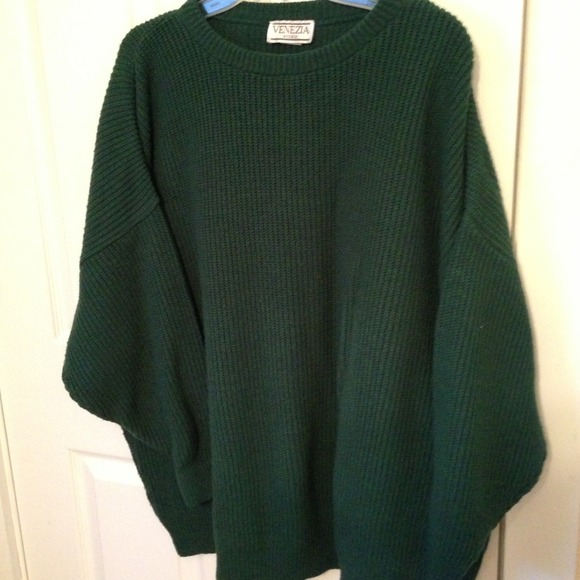Hunter green cable knit sweater.