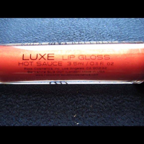 Rock and Republic lip gloss in Hot Sauce - Picture 2 of 3