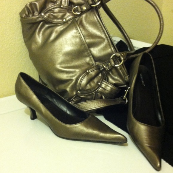 Shoes/pumps/mark downs!