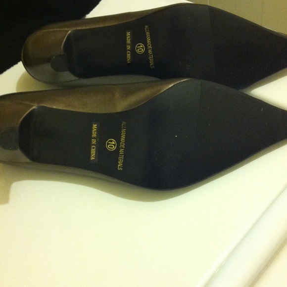 Shoes/pumps/mark downs! - Picture 2 of 4