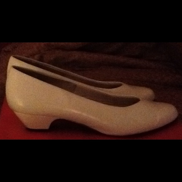 Shoes - Picture 2 of 3