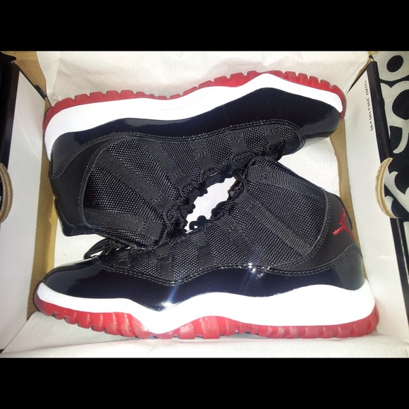 🔴SOLD🔴 Jordan Retro Bred 11's