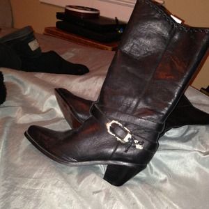 Black leather cowboy boots