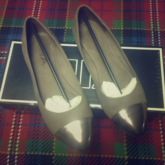 🎀SOLD🎀 MIA suede flats