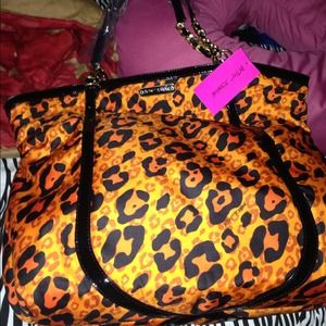 Beaty Johnson purse