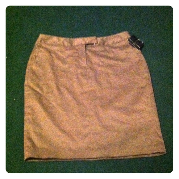 REDUCED!!!Apostrophe suiting skirt.
