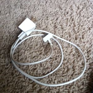 White apple iphone/ipad/ipod charger and adapter