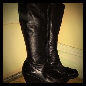 Aerosoles Gather round wedge boots.