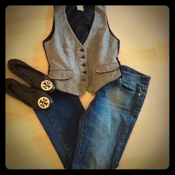 ****SOLD****Lovely vest!!