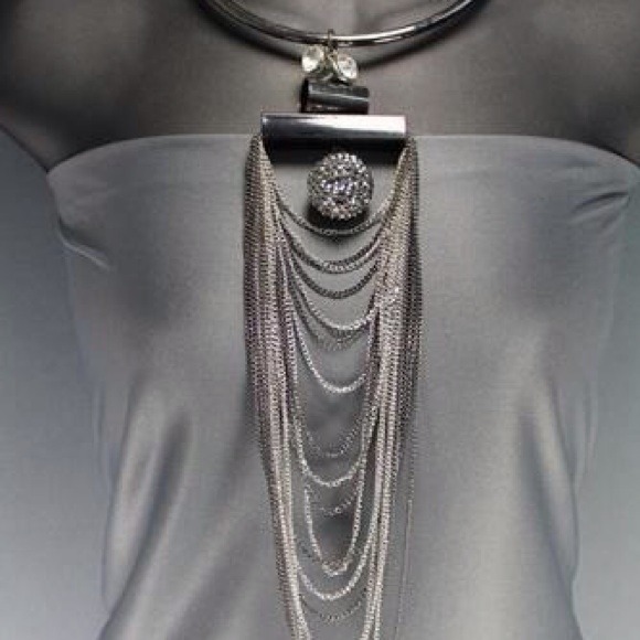 Statement necklace piece
