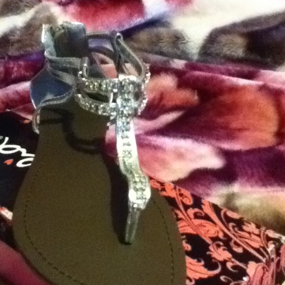 Sandals - Picture 2 of 3