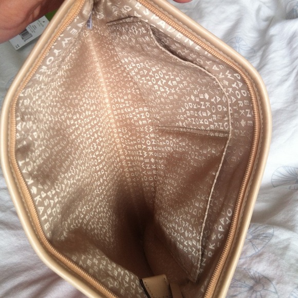 Kate Spade Large Pebbled Ace Pouch or iPad Case - Picture 3 of 4