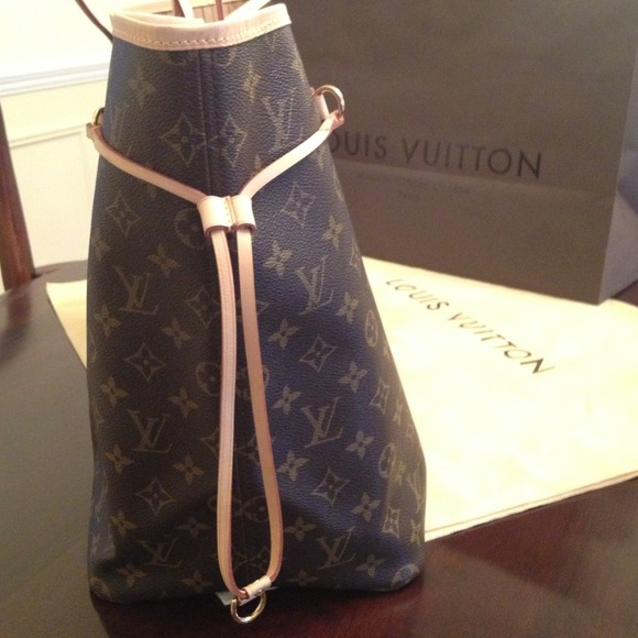 *SOLD* Authentic Louis Vuitton Neverfull GM - Picture 4 of 4
