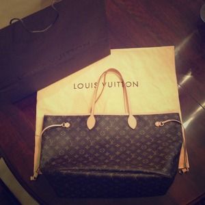 *SOLD* Authentic Louis Vuitton Neverfull GM