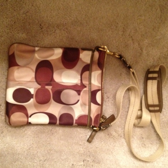 **SOLD** Coach Swingpack