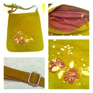 ❌SOLD❌Olive Green Floral Tote REDUCED