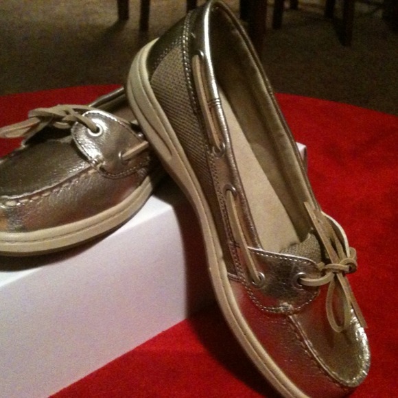Croft &Barrow Gold & kaki shoes